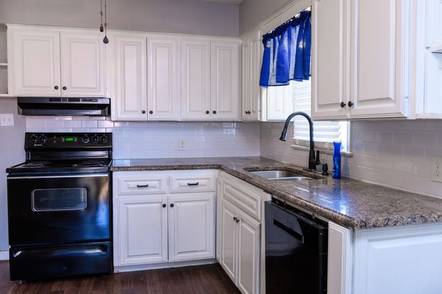 1500 S Scullin Avenue, Denison, TX 75020