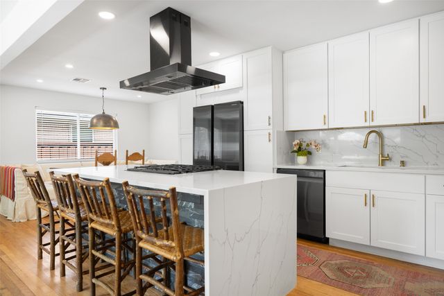 9017 Larchwood Drive, Dallas, TX 75238