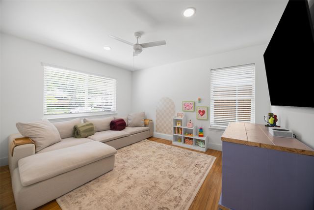 9017 Larchwood Drive, Dallas, TX 75238