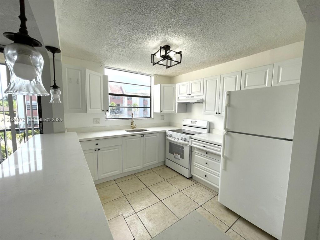 1788 NW 55th Ave 204, Lauderhill, FL 33313