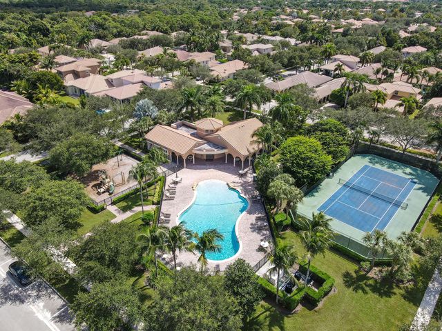 154 Via Rosina, Jupiter, FL 33458