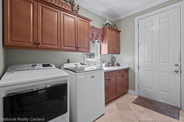 5619 Lakeview Boulevard, Hadley Township, MI 48438