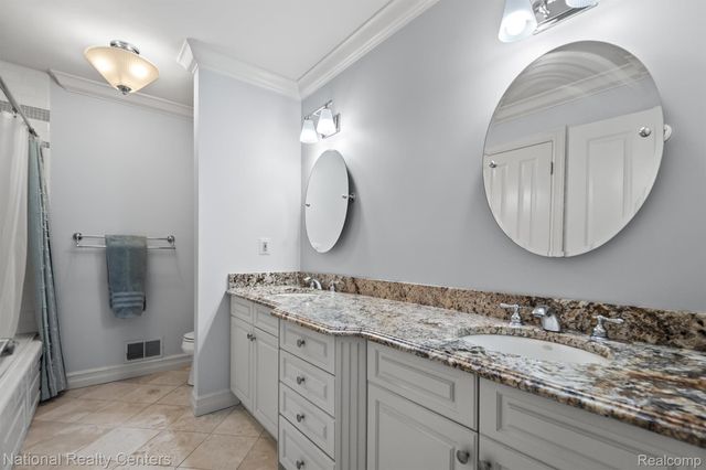 5619 Lakeview Boulevard, Hadley Township, MI 48438