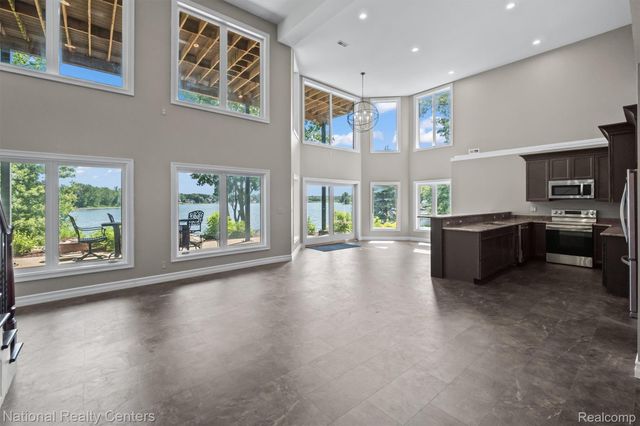 5619 Lakeview Boulevard, Hadley Township, MI 48438