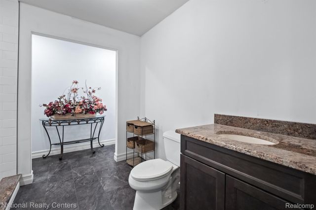 5619 Lakeview Boulevard, Hadley Township, MI 48438