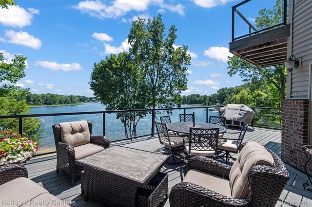 5619 Lakeview Boulevard, Hadley Township, MI 48438