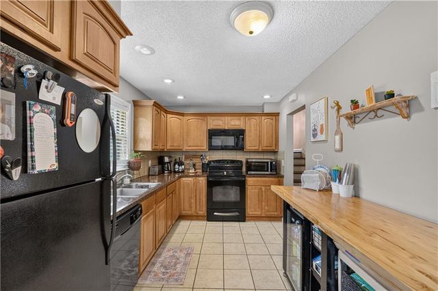 4115 S Cottage Avenue, Independence, MO 64055