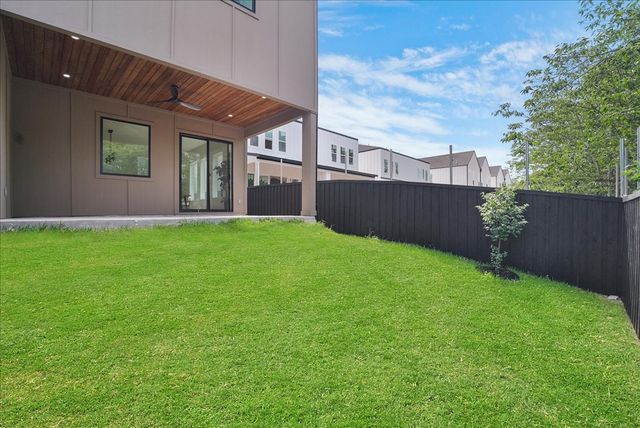 1827 Pollard Street, Dallas, TX 75208