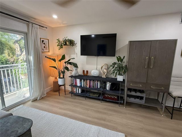 1519 Drexel Ave 200, Miami Beach, FL 33139