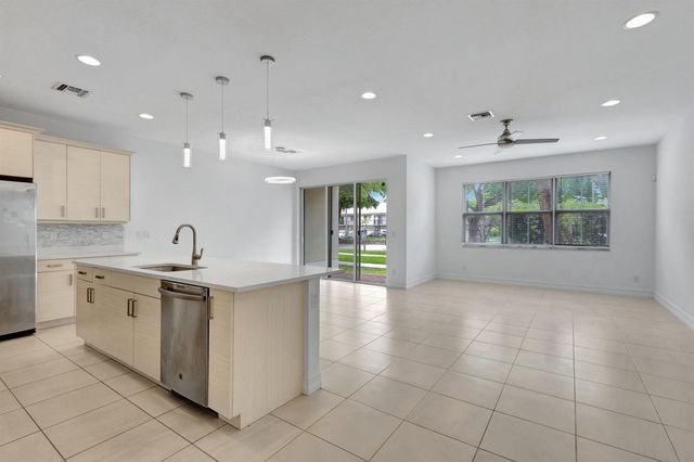 91 PALM Lane, Royal Palm Beach, FL 33411