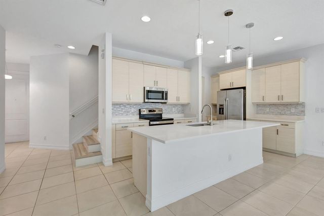91 PALM Lane, Royal Palm Beach, FL 33411
