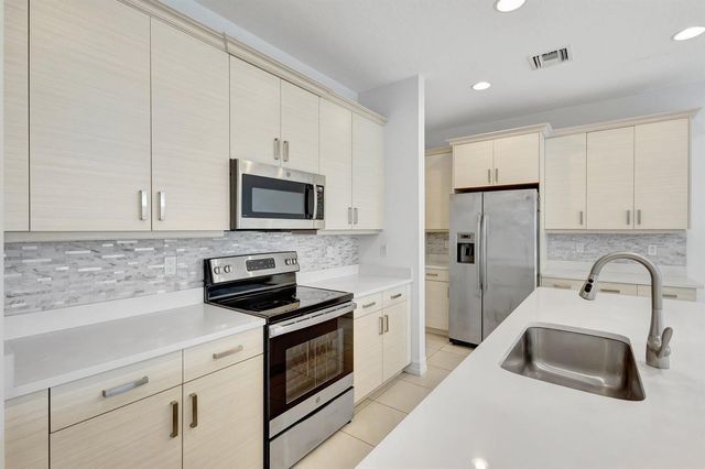 91 PALM Lane, Royal Palm Beach, FL 33411