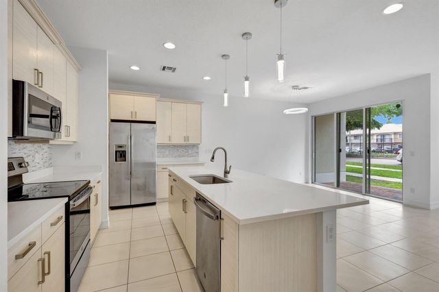 91 PALM Lane, Royal Palm Beach, FL 33411