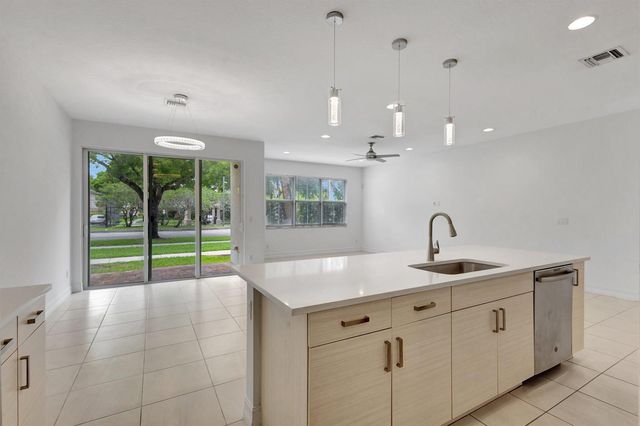 91 PALM Lane, Royal Palm Beach, FL 33411