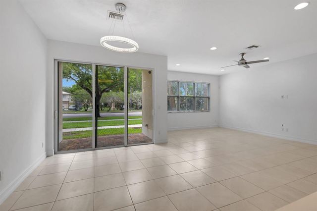 91 PALM Lane, Royal Palm Beach, FL 33411