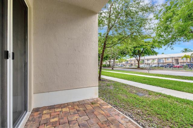 91 PALM Lane, Royal Palm Beach, FL 33411