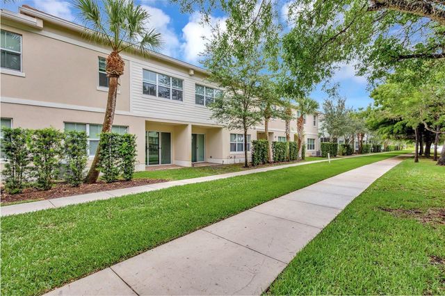 91 PALM Lane, Royal Palm Beach, FL 33411