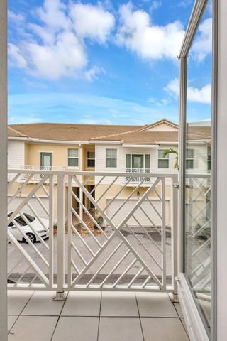 91 PALM Lane, Royal Palm Beach, FL 33411
