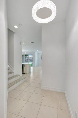 91 PALM Lane, Royal Palm Beach, FL 33411