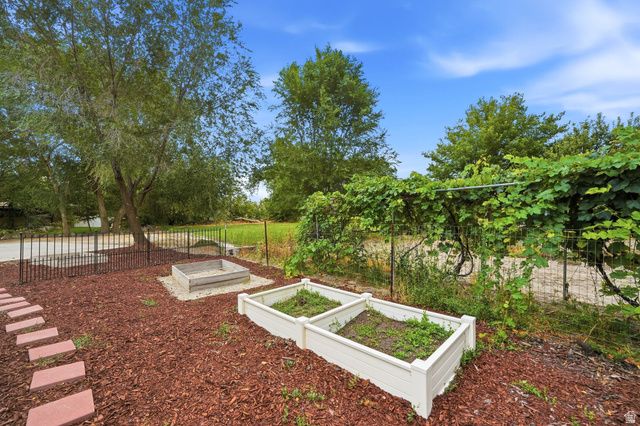4992 S QUERCUS CV, Salt Lake City, UT 84123
