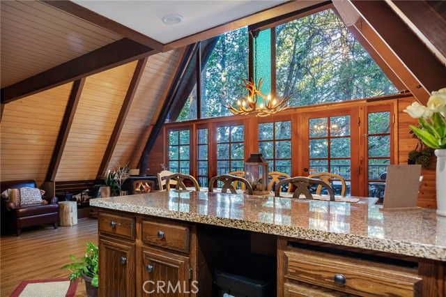 31353 Lightfoot Way, Running Springs, CA 92382