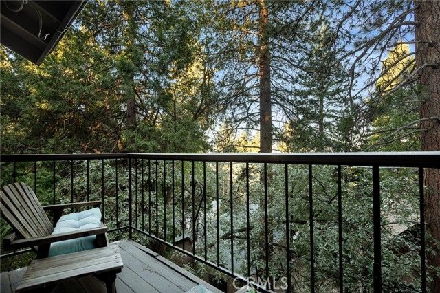 31353 Lightfoot Way, Running Springs, CA 92382