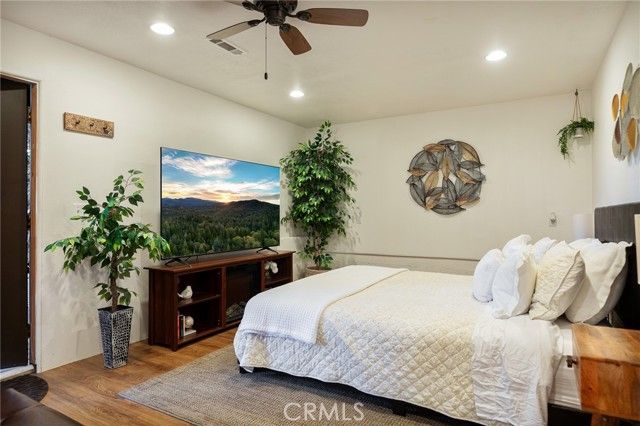 31353 Lightfoot Way, Running Springs, CA 92382