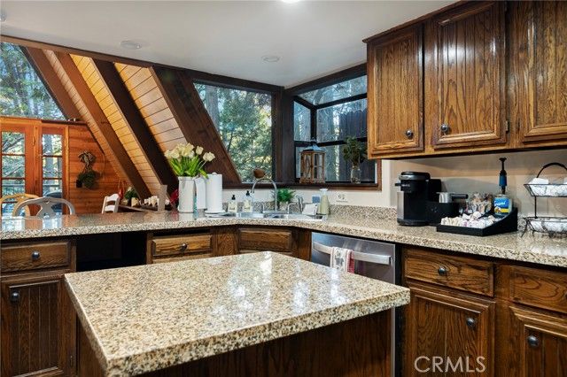 31353 Lightfoot Way, Running Springs, CA 92382