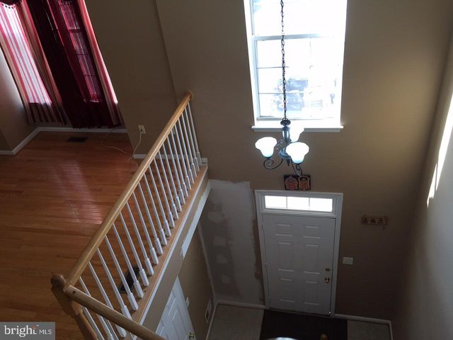 2503 CLOVER FIELD CIR, Herndon, VA 20171