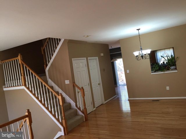 2503 CLOVER FIELD CIR, Herndon, VA 20171