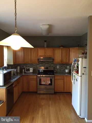 2503 CLOVER FIELD CIR, Herndon, VA 20171
