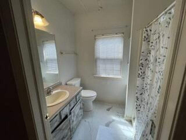 118 Manchester DRIVE, Waukesha, WI 53188