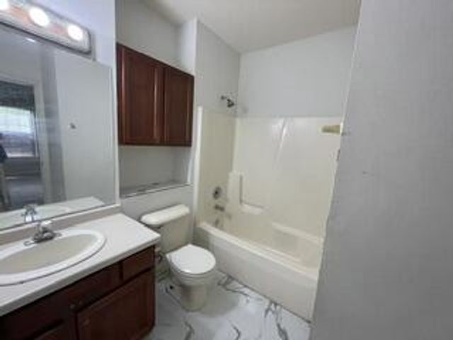 118 Manchester DRIVE, Waukesha, WI 53188