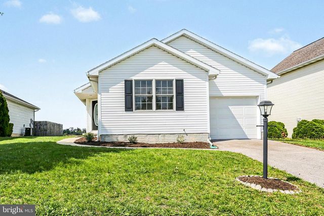 1443 WANDA DR, Hanover, PA 17331