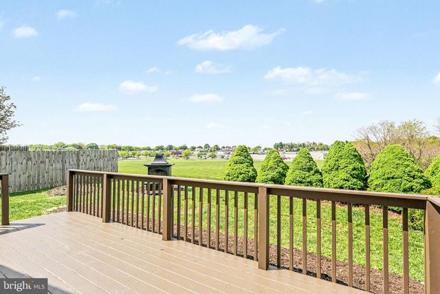 1443 WANDA DR, Hanover, PA 17331