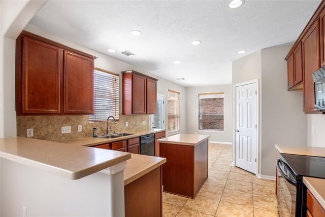 7031 Ballinger Ridge Lane, Richmond, TX 77407