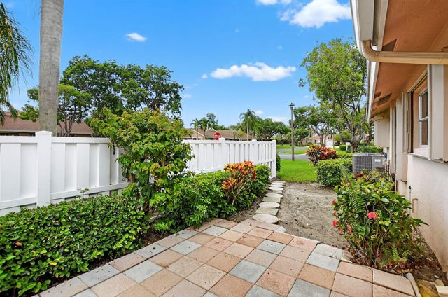8129 Springtree Road, Boca Raton, FL 33496