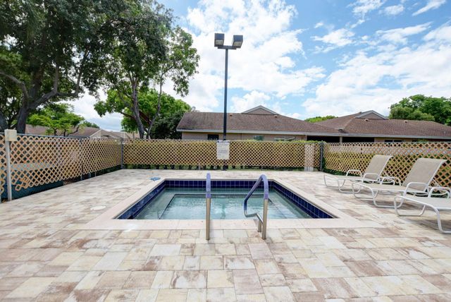 8129 Springtree Road, Boca Raton, FL 33496