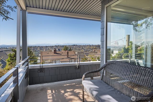 1953 9th Avenue W, Seattle, WA 98119