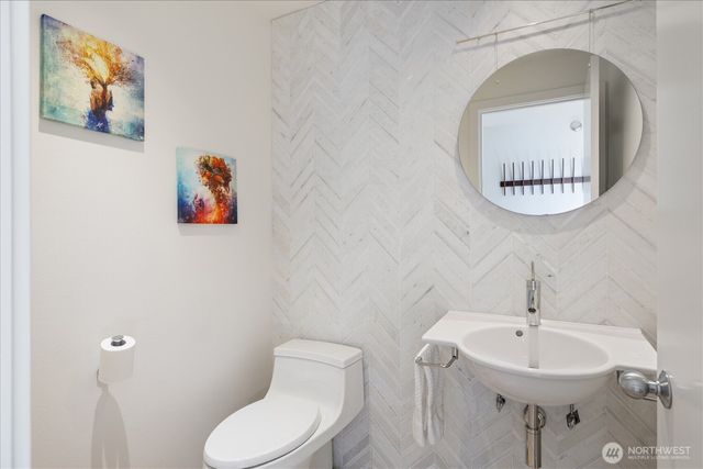 1953 9th Avenue W, Seattle, WA 98119