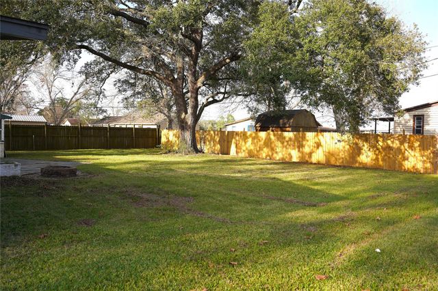 1202 Mac Drive, Sweeny, TX 77480