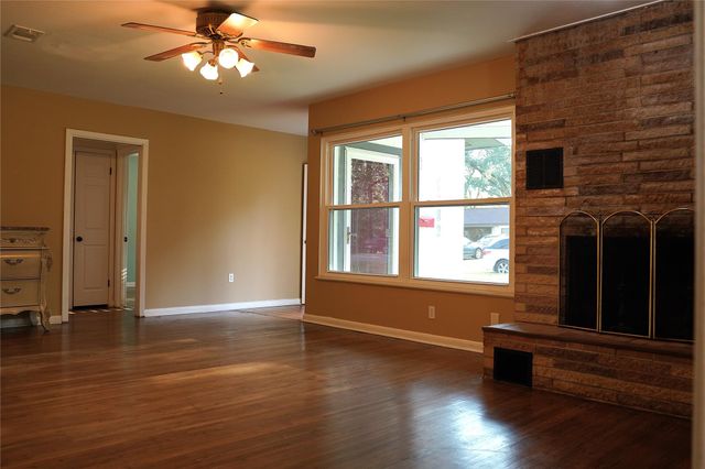 1202 Mac Drive, Sweeny, TX 77480