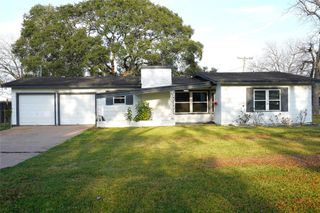 1202 Mac Drive, Sweeny, TX 77480