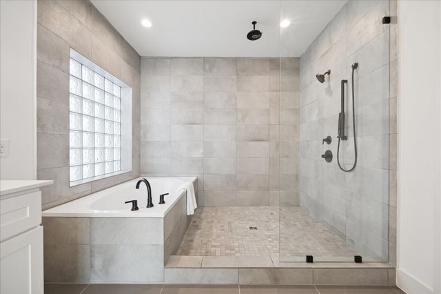 1739 Ojeman Point Lane, Houston, TX 77055