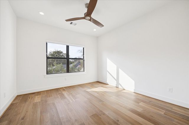 1739 Ojeman Point Lane, Houston, TX 77055