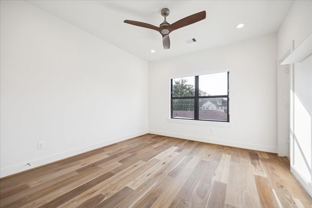 1739 Ojeman Point Lane, Houston, TX 77055