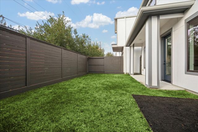 1739 Ojeman Point Lane, Houston, TX 77055