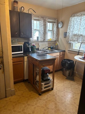 47 Hartford Terrace, Springfield, MA 01118