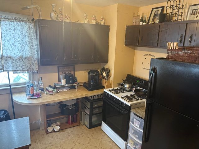 47 Hartford Terrace, Springfield, MA 01118