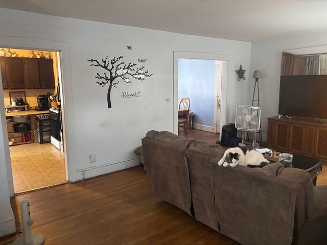 47 Hartford Terrace, Springfield, MA 01118